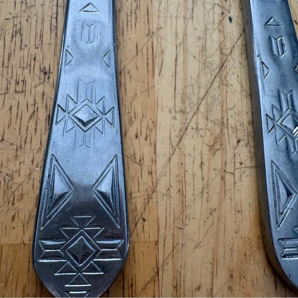 International PUEBLO Southwest Stainless Flatware 4 Knives‎ 8.25”